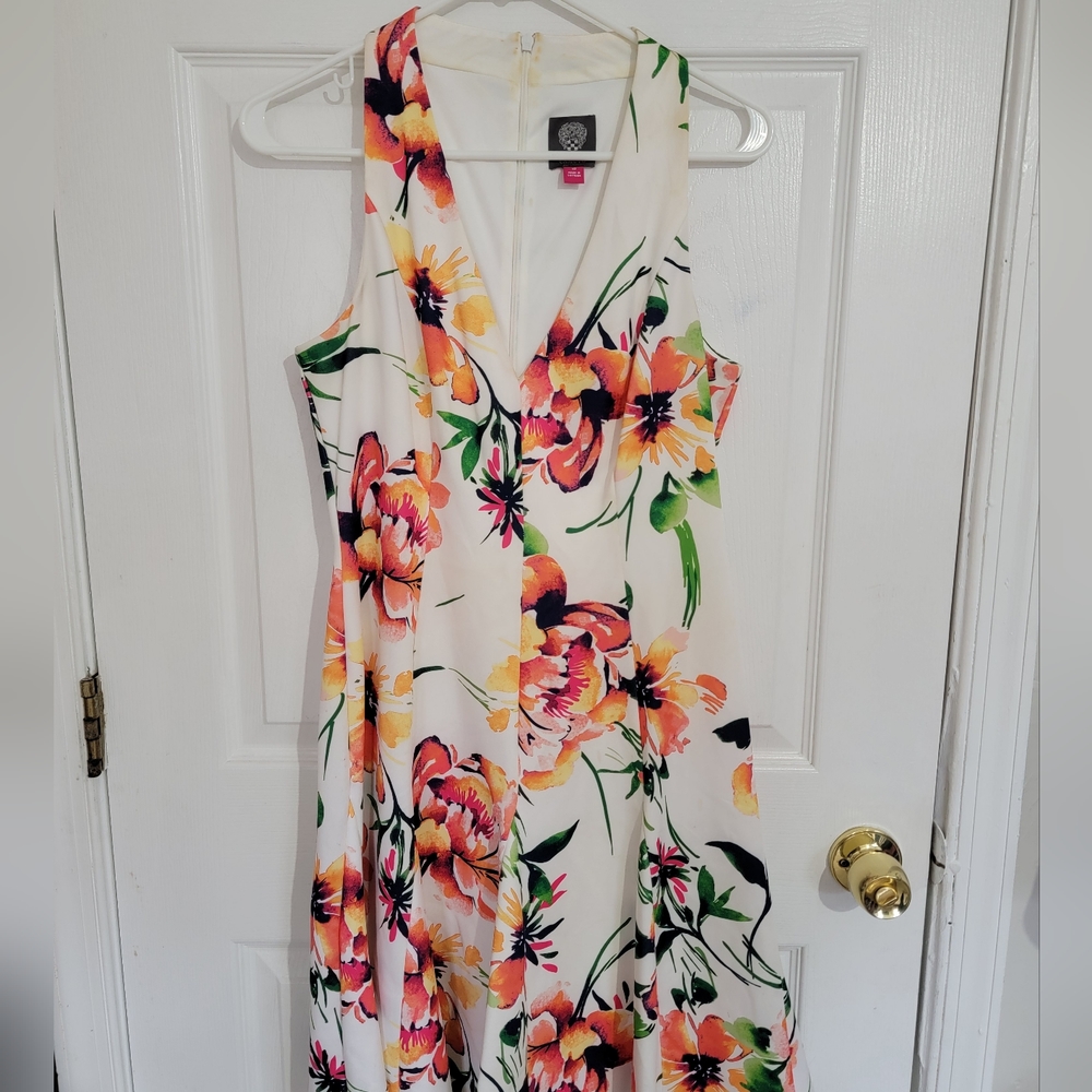 Vince Camuto V-neck Dress (10) with Tropical Flower Print